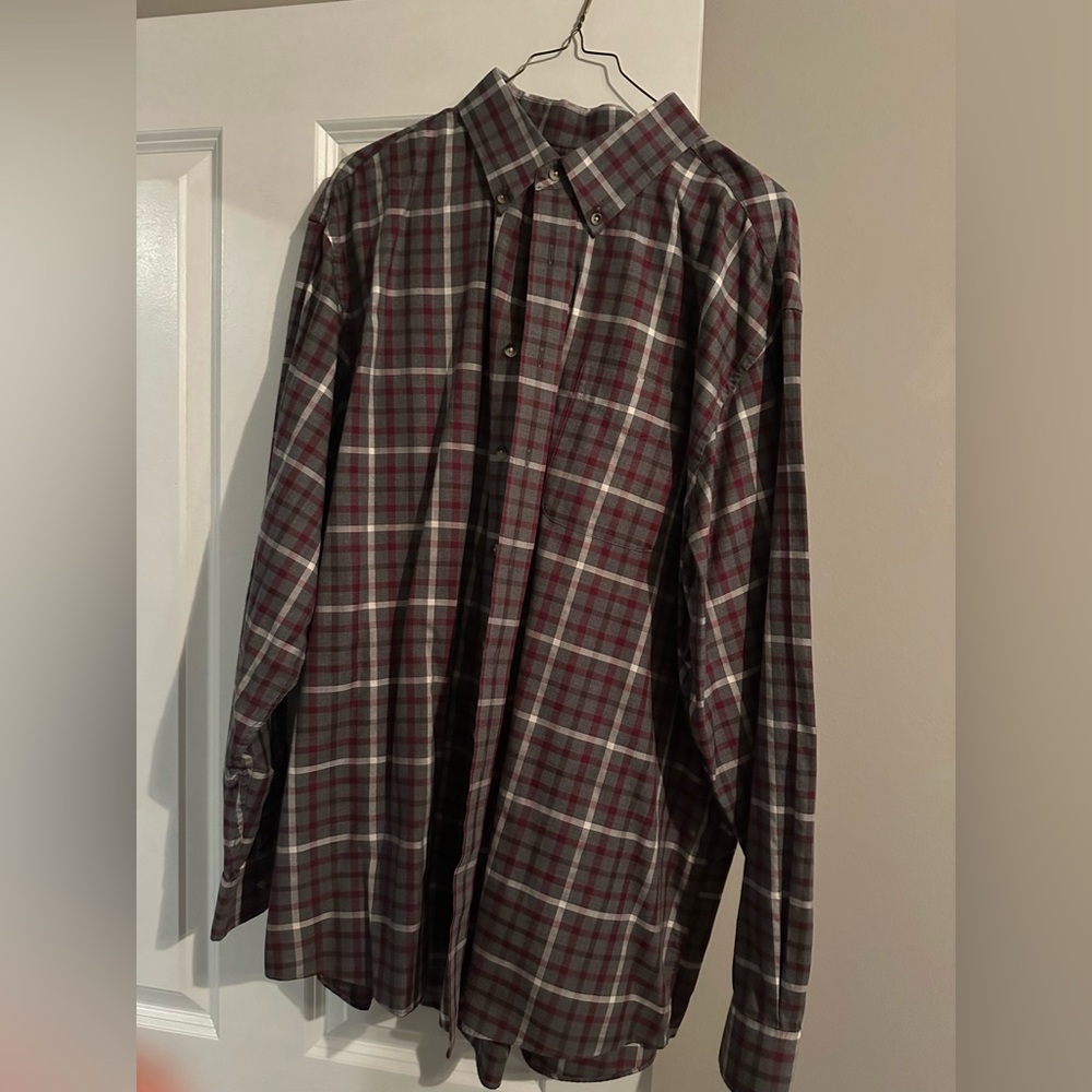 Jos A Bank Men’s casual button downn